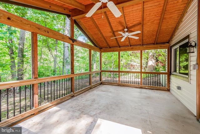 256 W MEADOWLAND LN, Sterling, VA 20164