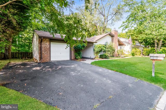 256 W MEADOWLAND LN, Sterling, VA 20164