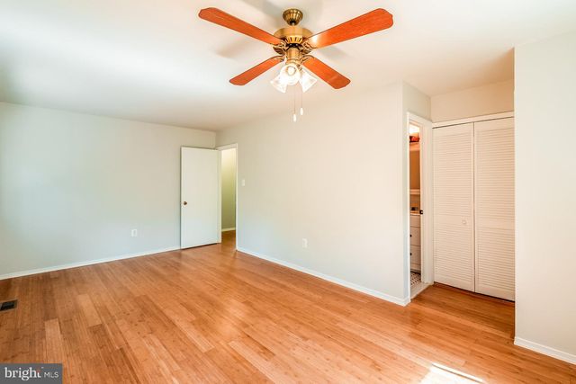 256 W MEADOWLAND LN, Sterling, VA 20164