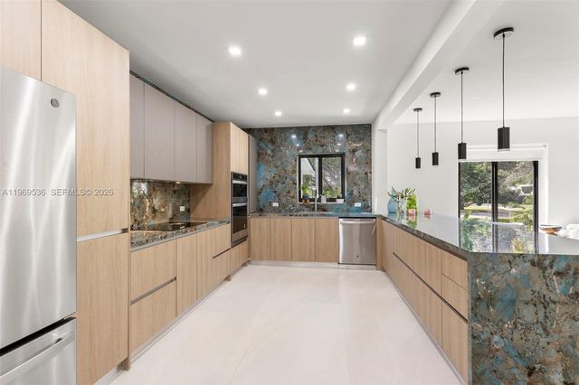 312 NE 90th St, El Portal, FL 33138