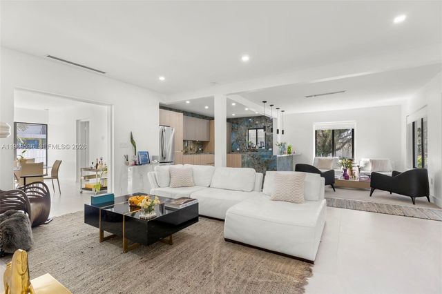 312 NE 90th St, El Portal, FL 33138