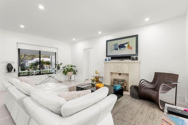 312 NE 90th St, El Portal, FL 33138