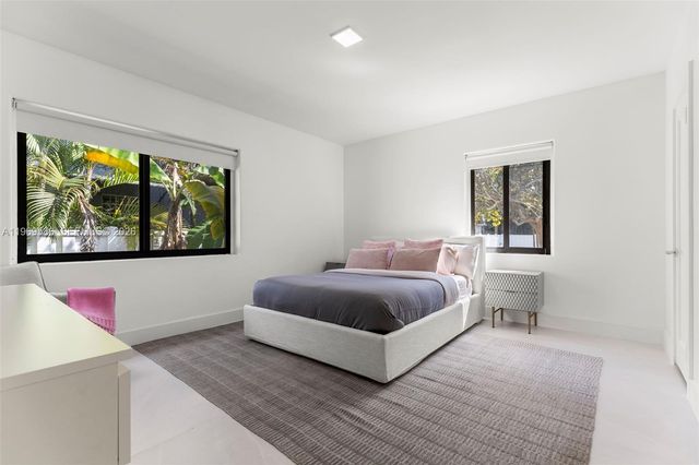 312 NE 90th St, El Portal, FL 33138