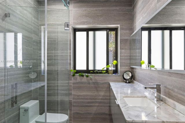 312 NE 90th St, El Portal, FL 33138