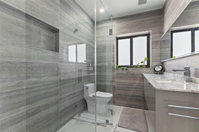 312 NE 90th St, El Portal, FL 33138