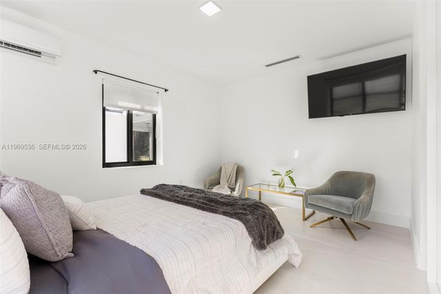 312 NE 90th St, El Portal, FL 33138