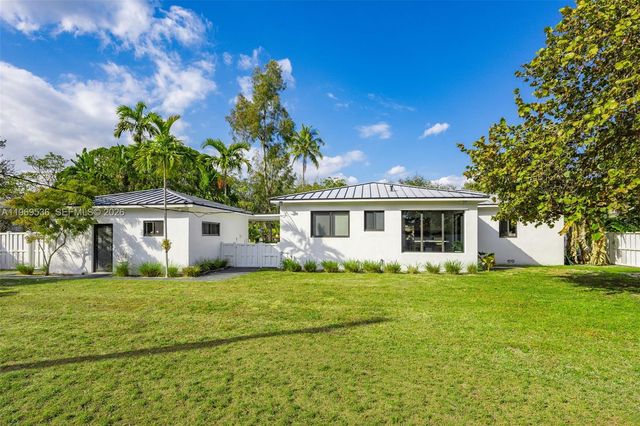 312 NE 90th St, El Portal, FL 33138