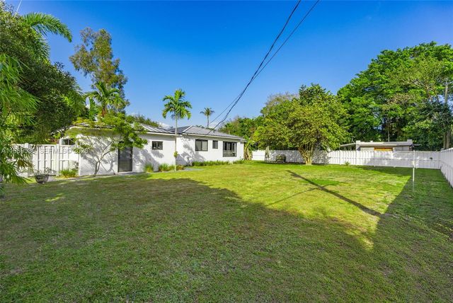 312 NE 90th St, El Portal, FL 33138