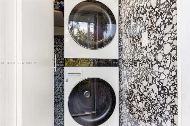 312 NE 90th St, El Portal, FL 33138