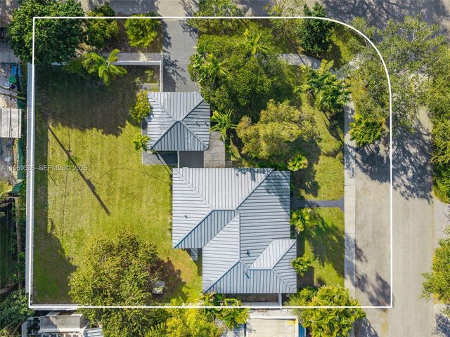 312 NE 90th St, El Portal, FL 33138