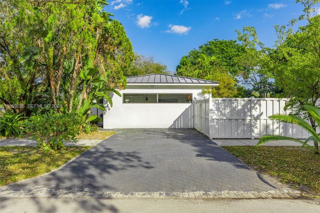 312 NE 90th St, El Portal, FL 33138