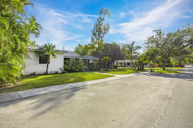 312 NE 90th St, El Portal, FL 33138