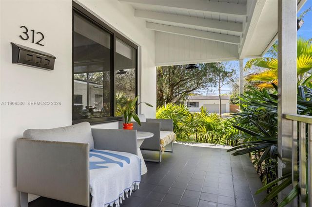 312 NE 90th St, El Portal, FL 33138