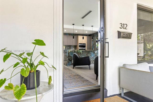 312 NE 90th St, El Portal, FL 33138