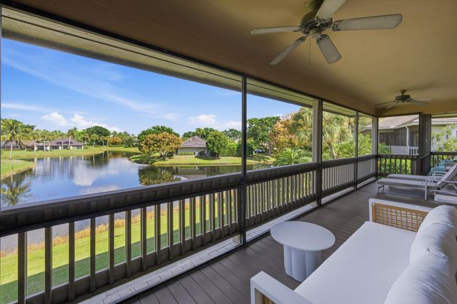 11842 PEBBLEWOOD Drive 202, Wellington, FL 33414