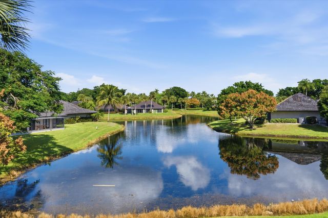 11842 PEBBLEWOOD Drive 202, Wellington, FL 33414