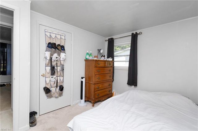 1204 Blythewood LN, Suffolk, VA 23434