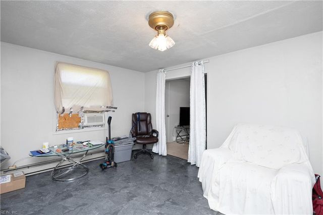 1204 Blythewood LN, Suffolk, VA 23434