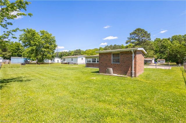 1204 Blythewood LN, Suffolk, VA 23434