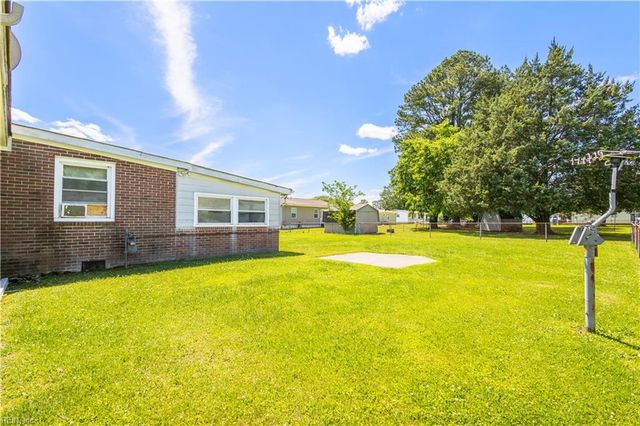 1204 Blythewood LN, Suffolk, VA 23434