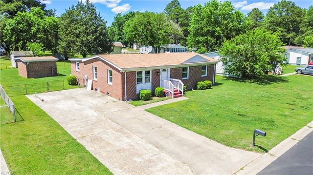 1204 Blythewood LN, Suffolk, VA 23434