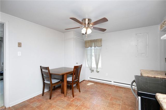 1204 Blythewood LN, Suffolk, VA 23434