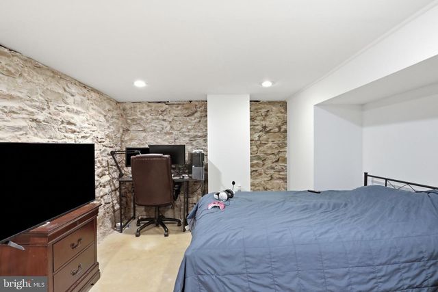 5921 QUINN RD, Frederick, MD 21701