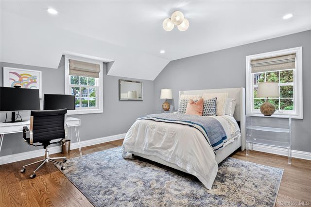 162 Manhasset Woods Road, Manhasset, NY 11030