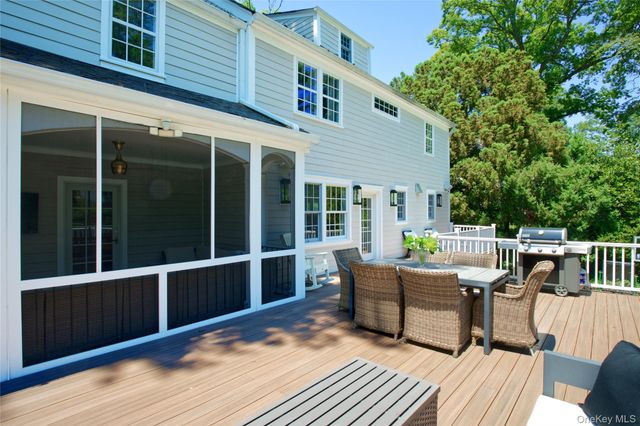 162 Manhasset Woods Road, Manhasset, NY 11030