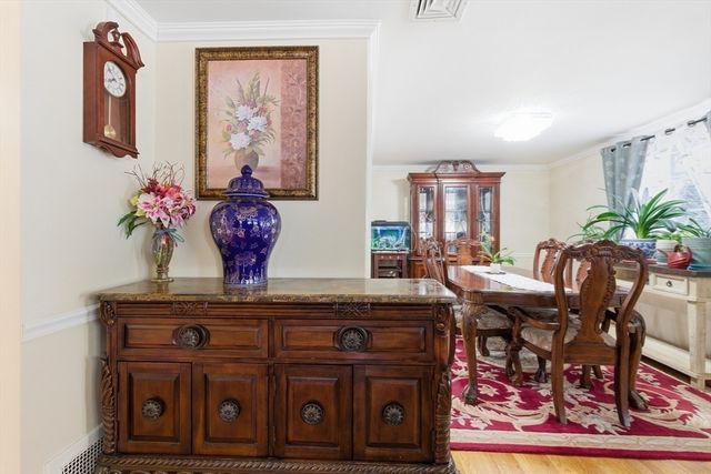 560 Worcester St, Wellesley, MA 02481