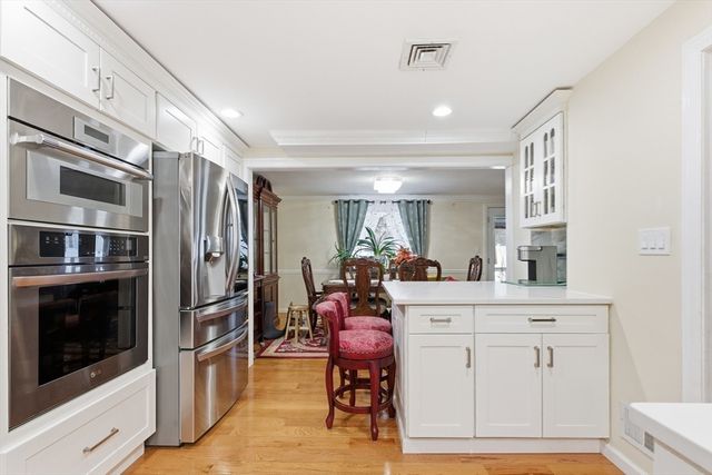 560 Worcester St, Wellesley, MA 02481