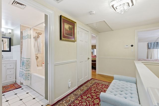 560 Worcester St, Wellesley, MA 02481