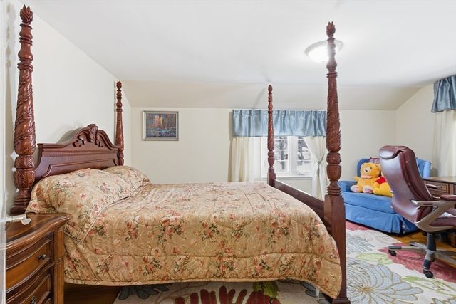 560 Worcester St, Wellesley, MA 02481