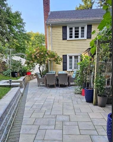 560 Worcester St, Wellesley, MA 02481