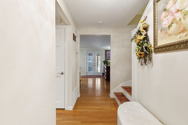 560 Worcester St, Wellesley, MA 02481