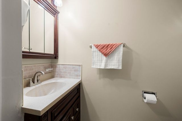 7 Ivy Cir 7, Norwood, MA 02062