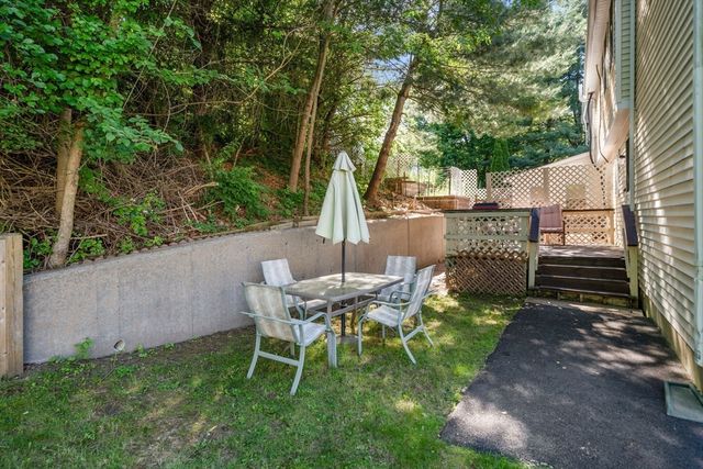 7 Ivy Cir 7, Norwood, MA 02062