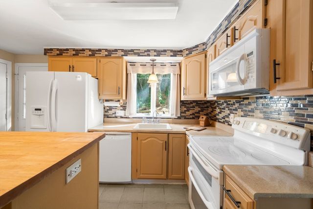 7 Ivy Cir 7, Norwood, MA 02062