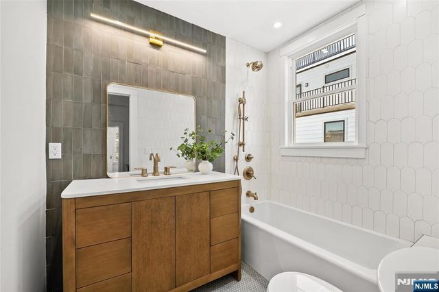 55 Reservoir Avenue, Jersey City, NJ 07307