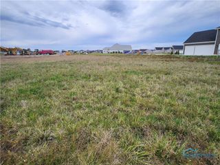 25216 John F Mccarthy Way, Perrysburg, OH 43551