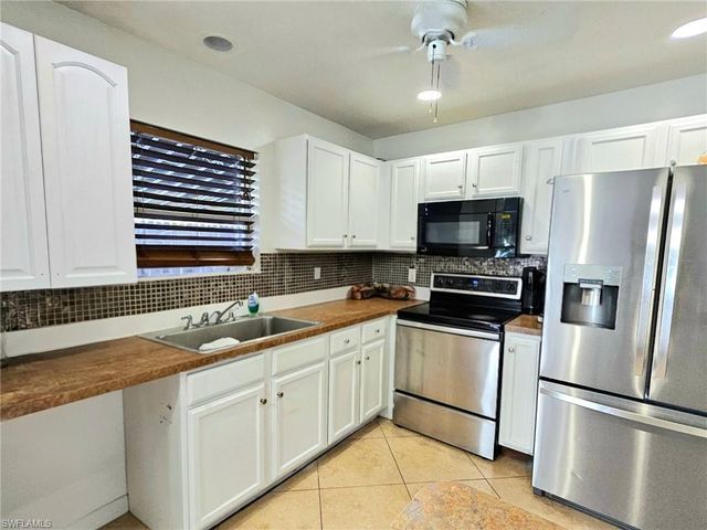 3505 34th ST SW, Lehigh Acres, FL 33976