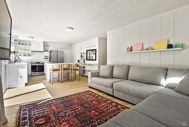 14194 Lovers Ln, Guerneville, CA 95446