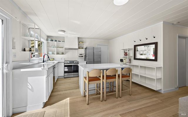 14194 Lovers Ln, Guerneville, CA 95446