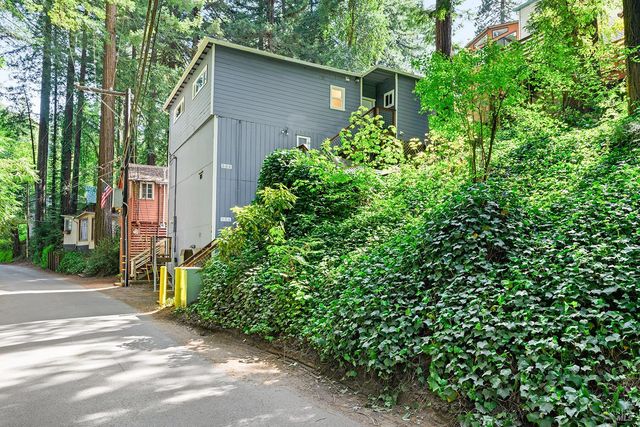 14194 Lovers Ln, Guerneville, CA 95446