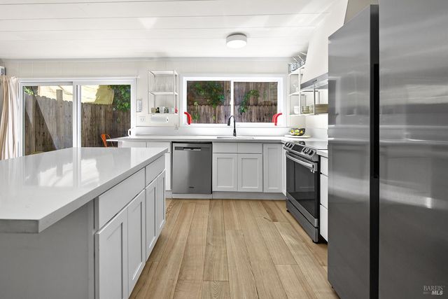 14194 Lovers Ln, Guerneville, CA 95446