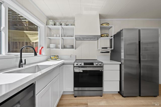 14194 Lovers Ln, Guerneville, CA 95446