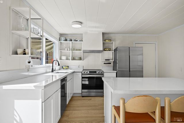 14194 Lovers Ln, Guerneville, CA 95446