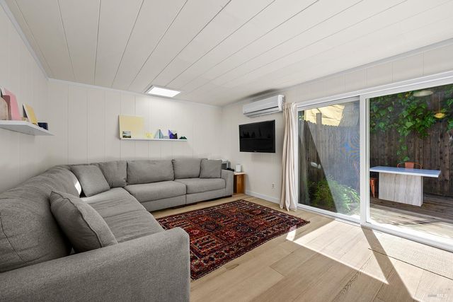 14194 Lovers Ln, Guerneville, CA 95446