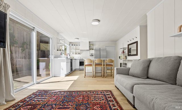 14194 Lovers Ln, Guerneville, CA 95446