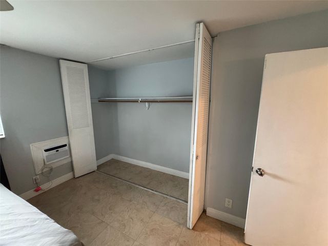 1150 E Sample Road 101, Pompano Beach, FL 33064